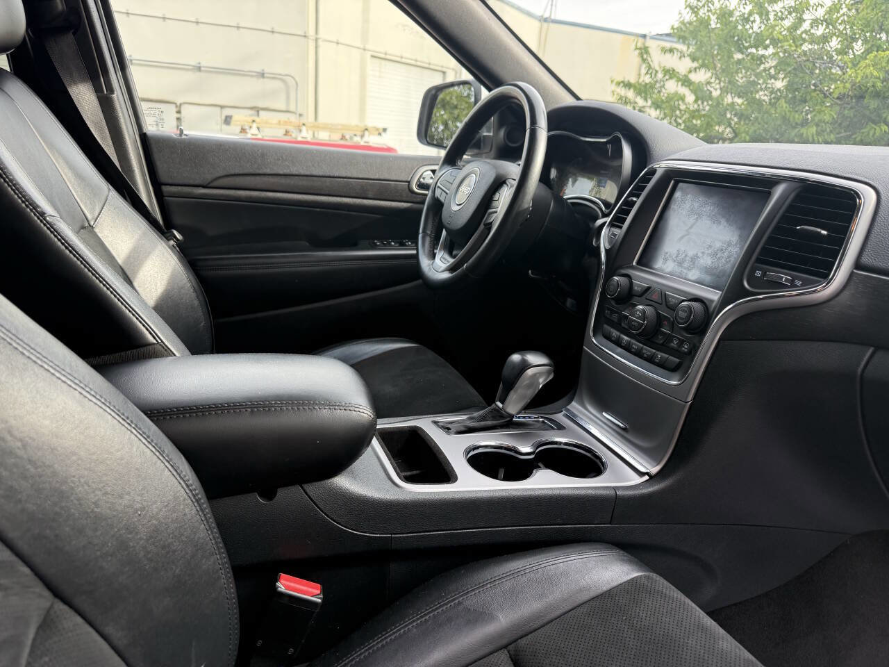 Used 2018 Jeep Grand Cherokee Altitude AWD/4WD image 14
