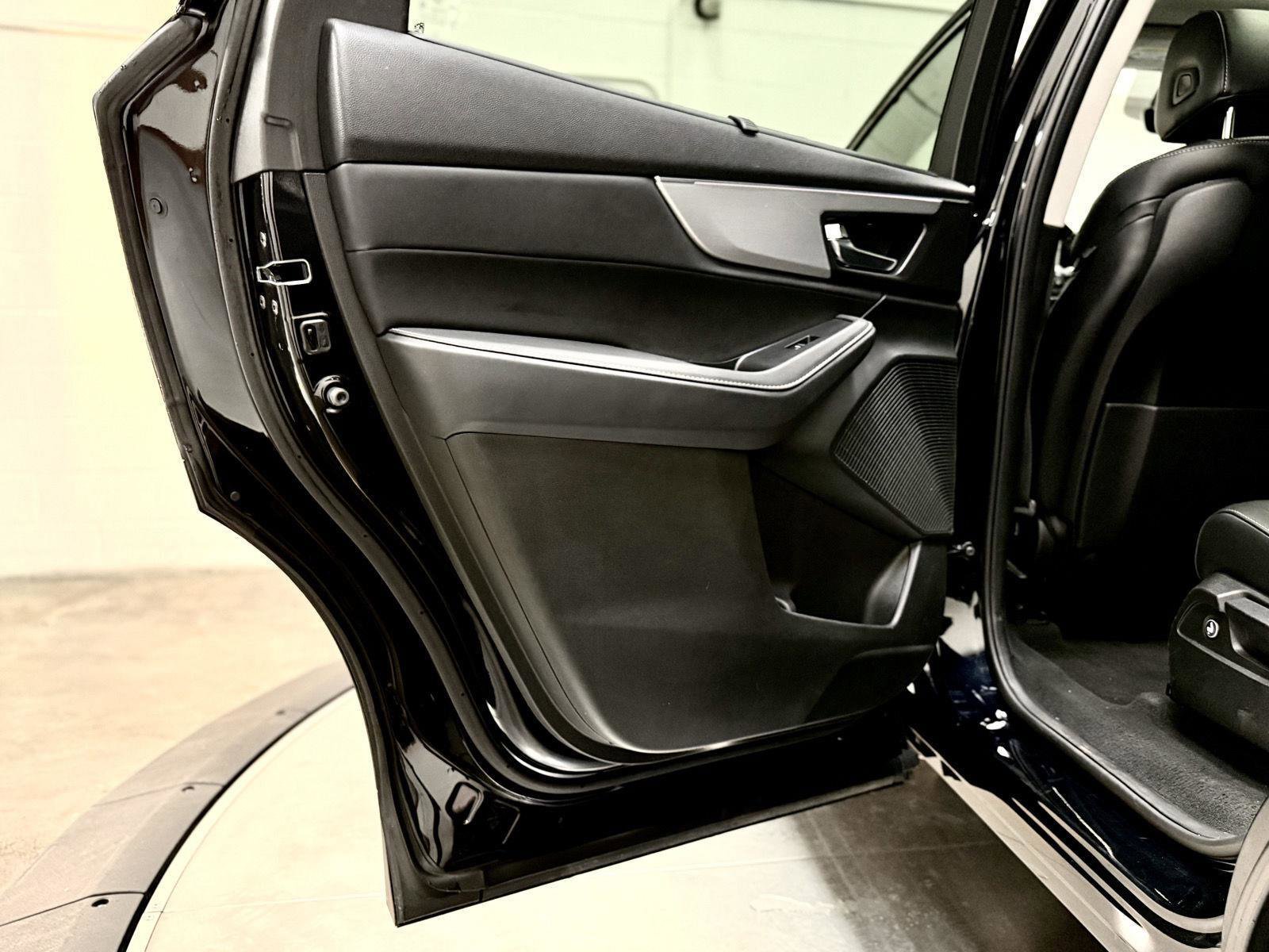 Used 2023 Acura MDX FWD w/ Technology Package image 15