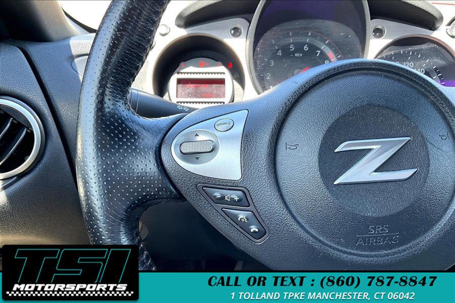 Used 2016 Nissan 370Z Coupe RWD image 17