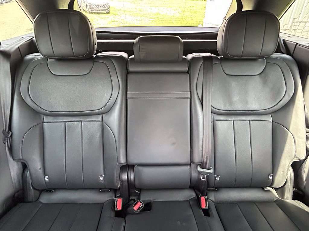 Used 2025 Land Rover Range Rover Sport SE AWD/4WD image 13