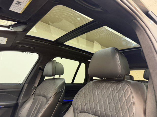 Used 2024 BMW X5 M60i image 9