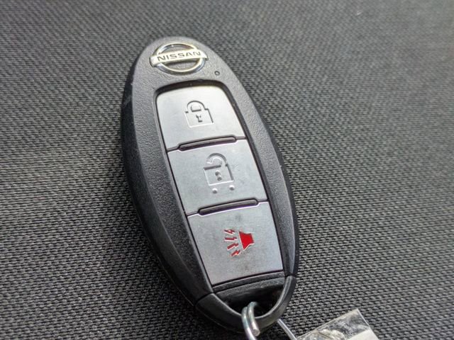 Used 2019 Nissan Titan SV image 31