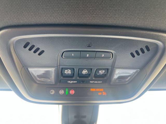Used 2023 Chevrolet Traverse RS AWD/4WD image 38