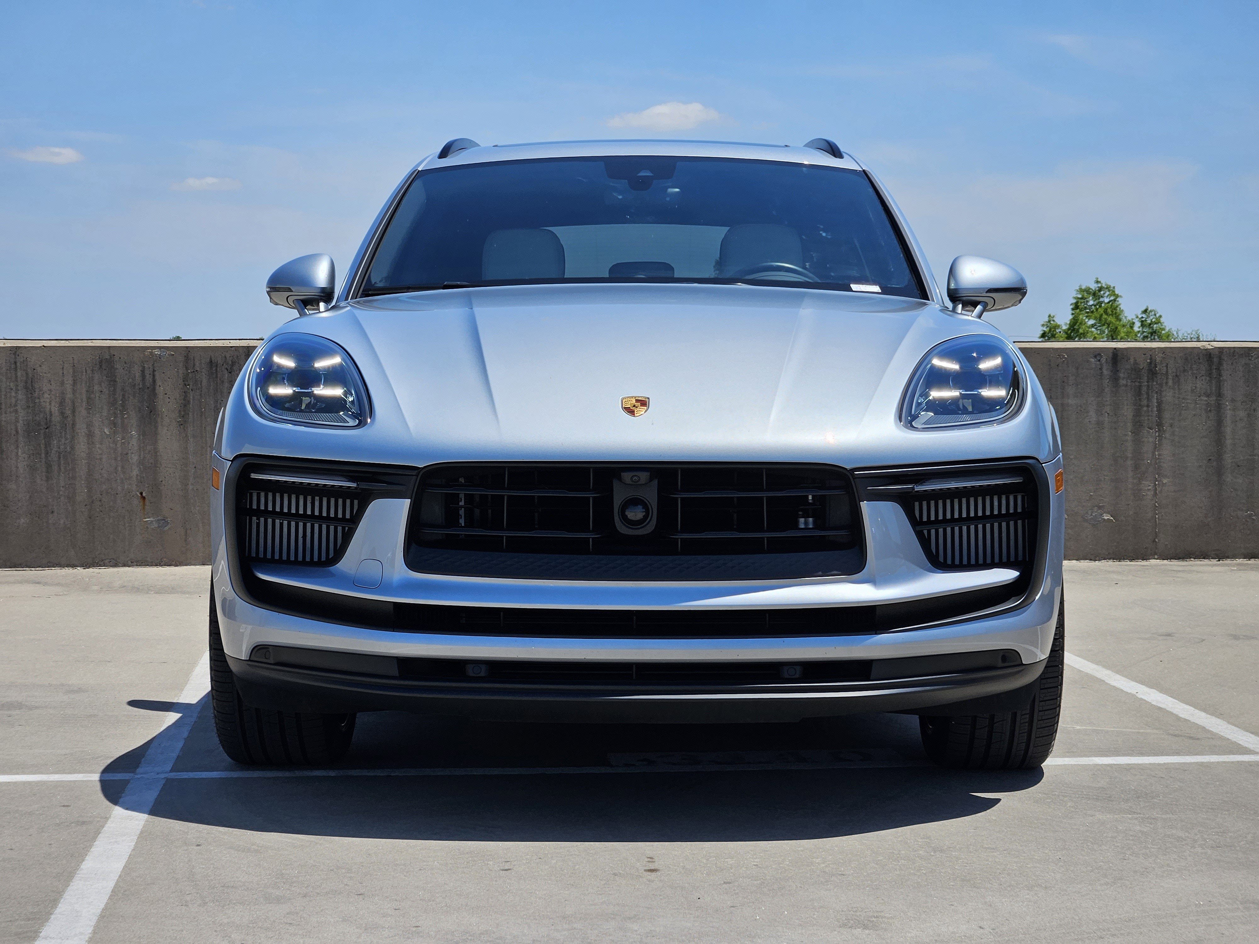 Certified 2024 Porsche Macan S AWD/4WD image 11