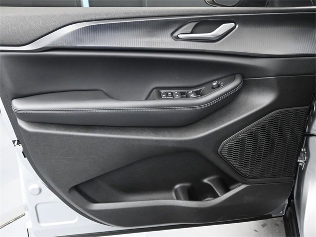 New 2025 Jeep Grand Cherokee L Altitude image 11