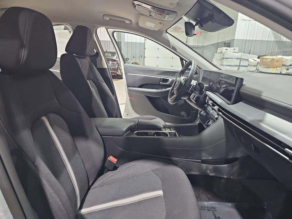 New 2026 Hyundai Sonata SEL FWD image 10