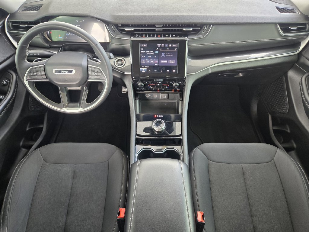 Used 2023 Jeep Grand Cherokee Laredo w/ Luxury Tech Group I AWD/4WD image 27
