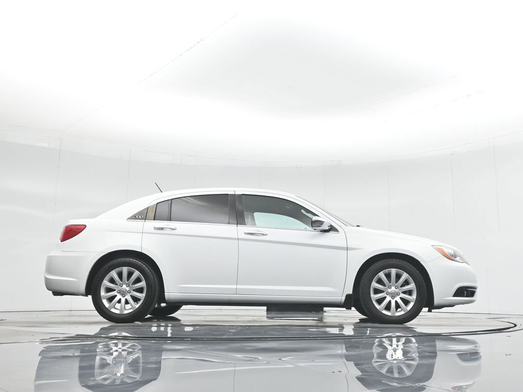 Used 2014 Chrysler 200 Limited image 48