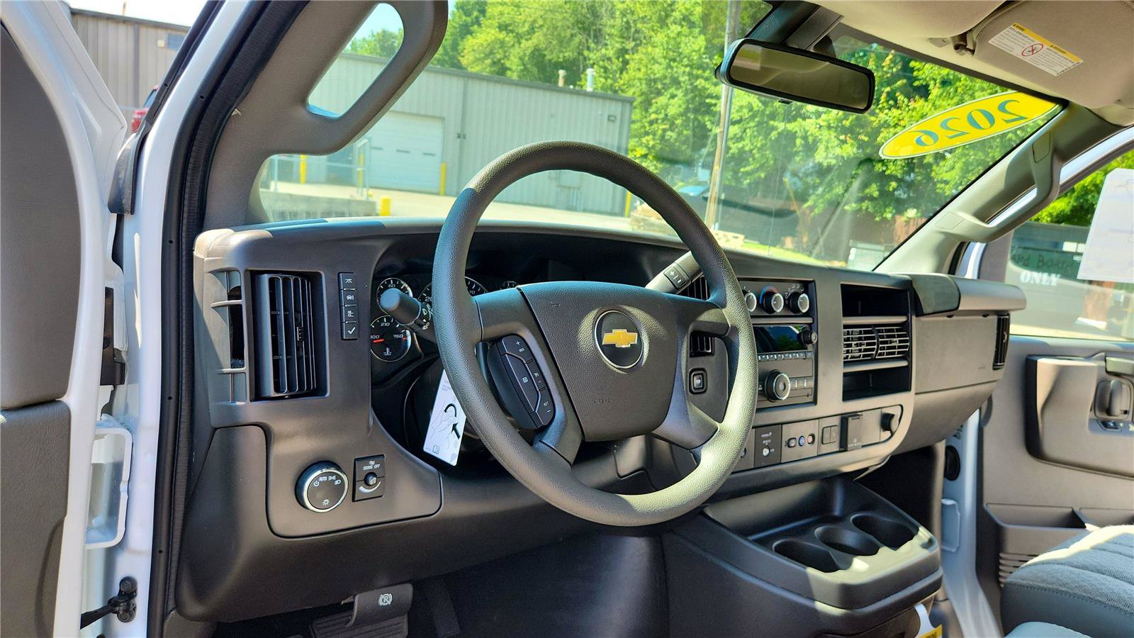 New 2026 Chevrolet Express 3500 LT w/ LT Preferred Equipment Group RWD image 16