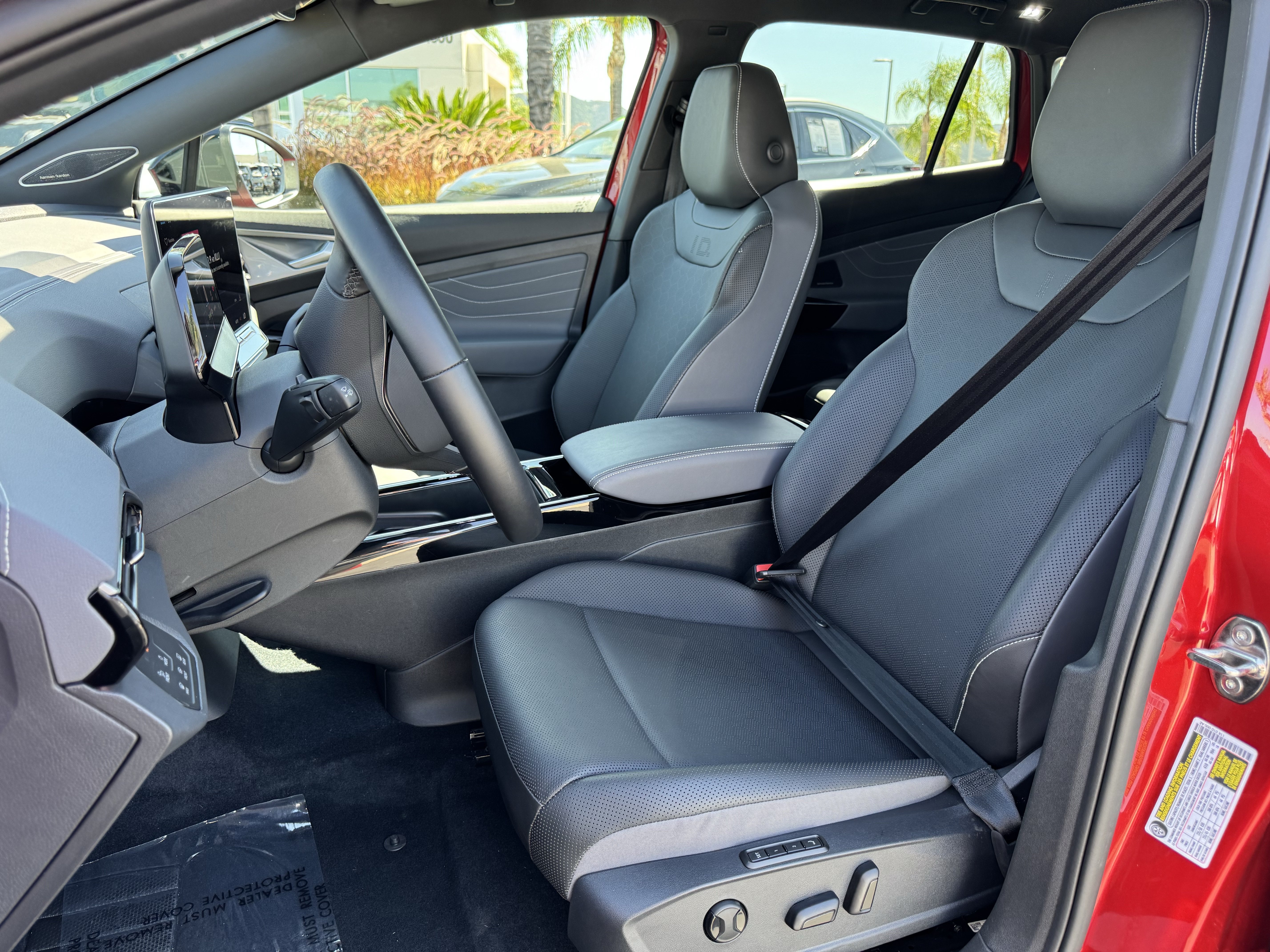 Certified 2025 Volkswagen ID.4 Pro S Plus w/ ID.4 Black Package AWD/4WD image 14