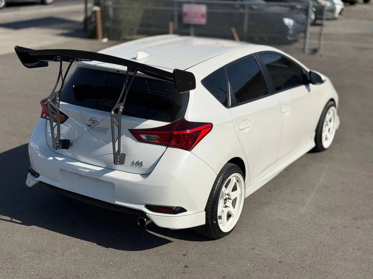 Used 2018 Toyota Corolla iM w/ Carpet Mat Package (TMS) image 14