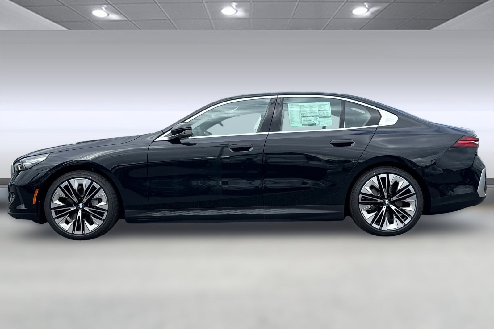 New 2026 BMW i5 eDrive40 image 2