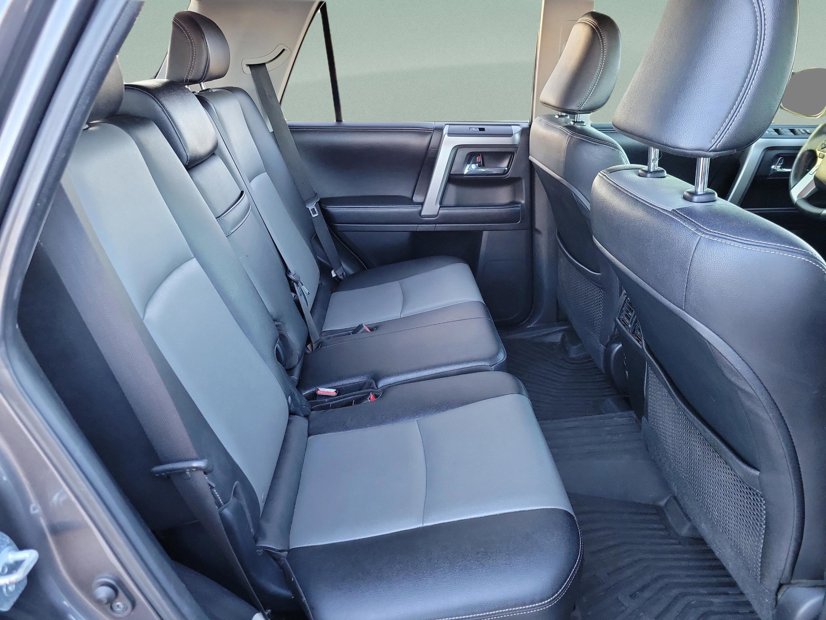 Used 2017 Toyota 4Runner SR5 Premium image 28