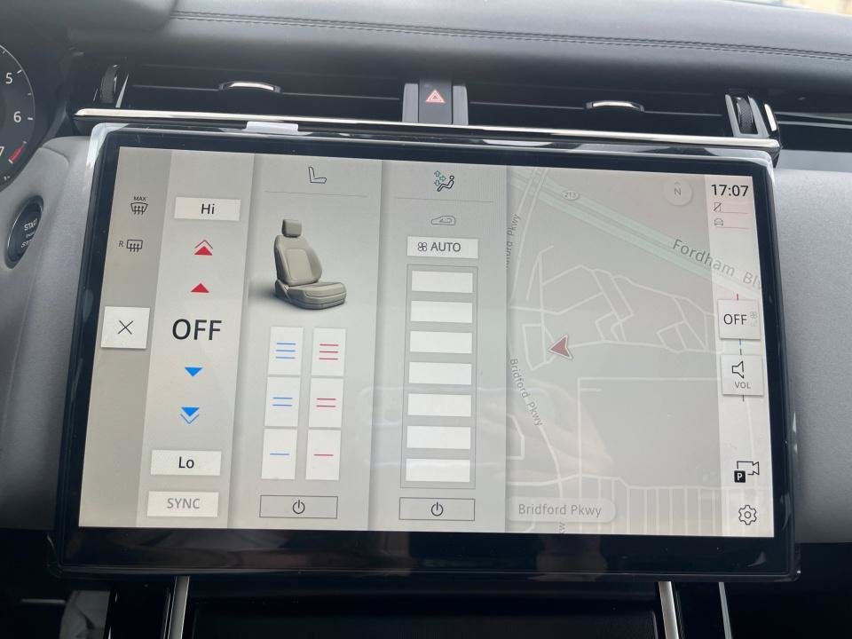 New 2026 Land Rover Range Rover Velar Dynamic SE AWD/4WD image 17