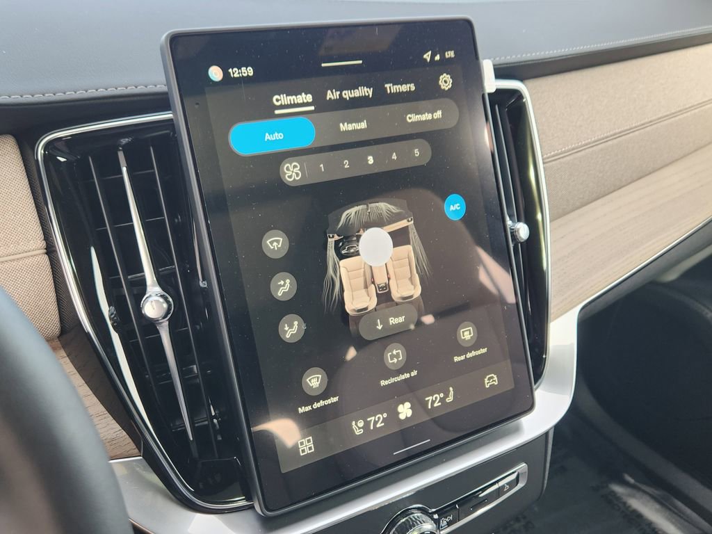 New 2026 Volvo XC90 T8 Plus w/ Protection Package Premier image 9