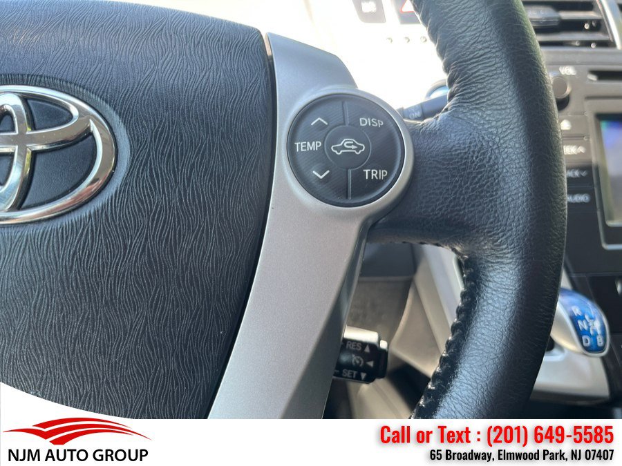 Used 2014 Toyota Prius V Five FWD image 26