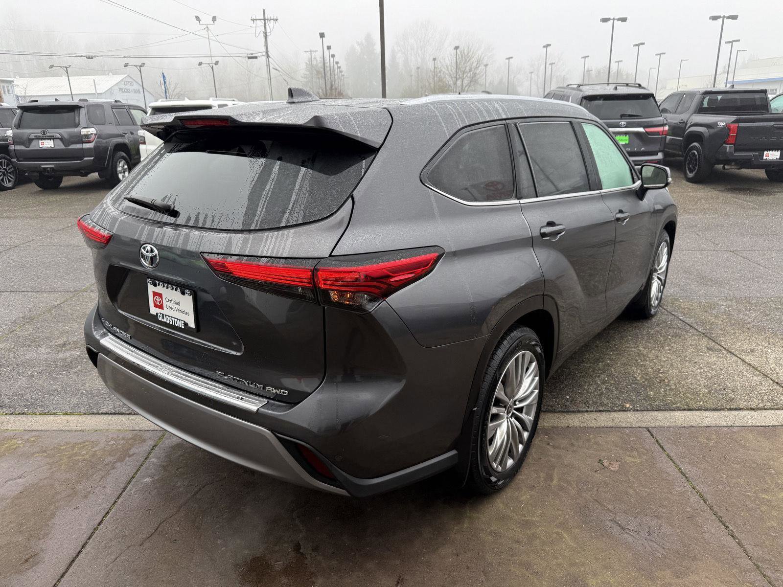 Used 2022 Toyota Highlander Platinum image 6