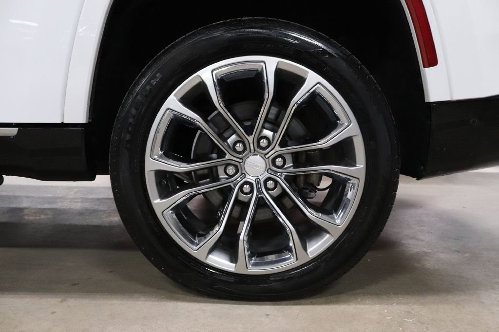 Used 2023 Jeep Grand Wagoneer Series II w/ Premium Group II image 34