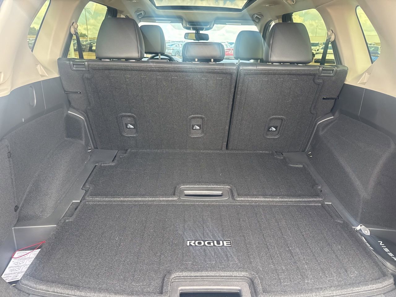 Certified 2025 Nissan Rogue SL w/ SL Premium Package image 33
