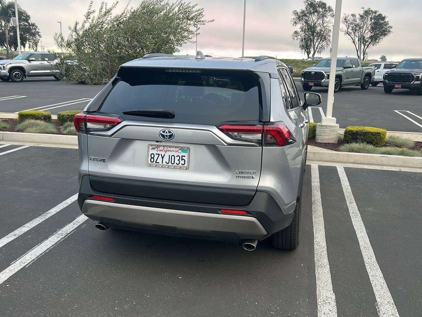 Used 2022 Toyota RAV4 Limited image 5