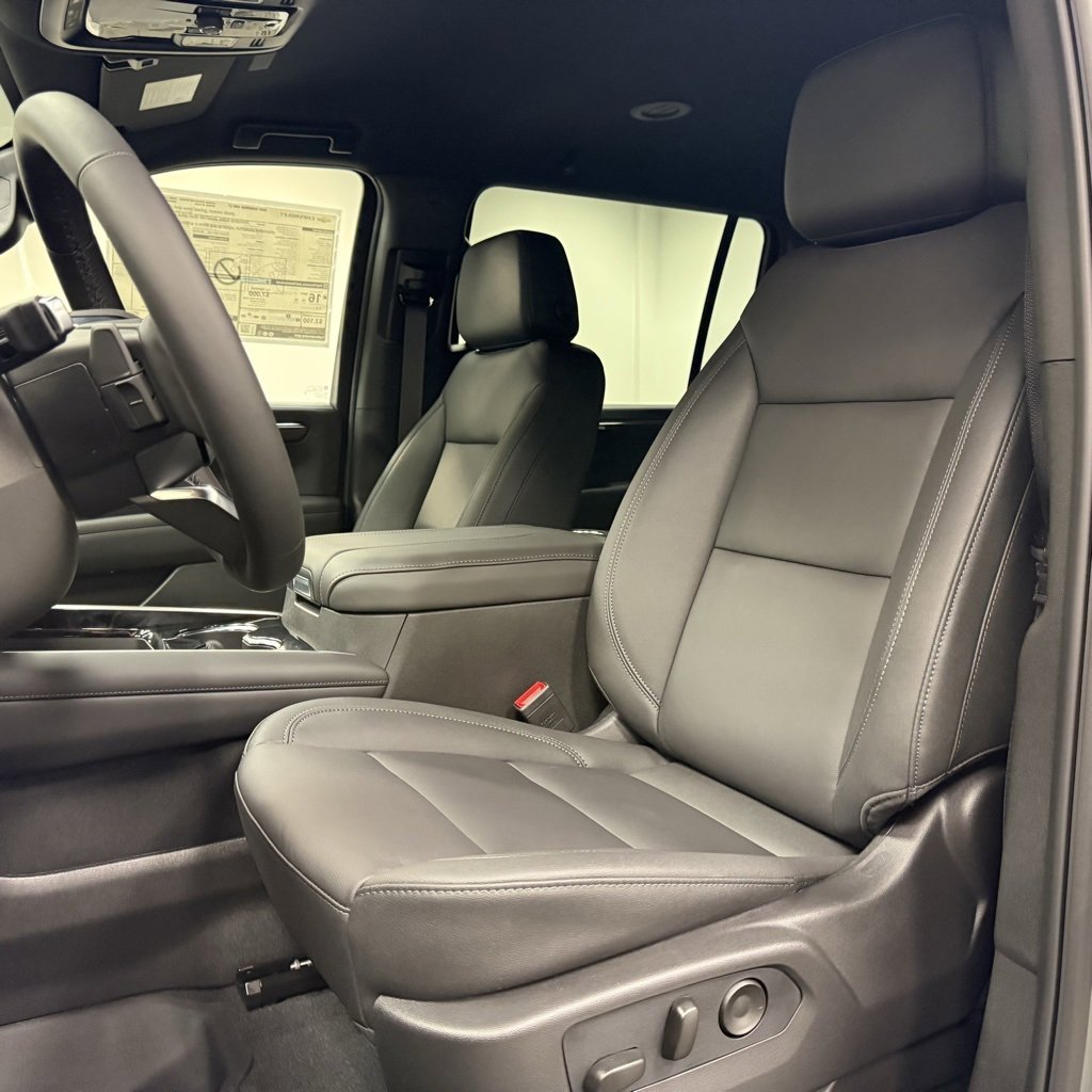New 2026 Chevrolet Suburban LT w/ Comfort Package image 25