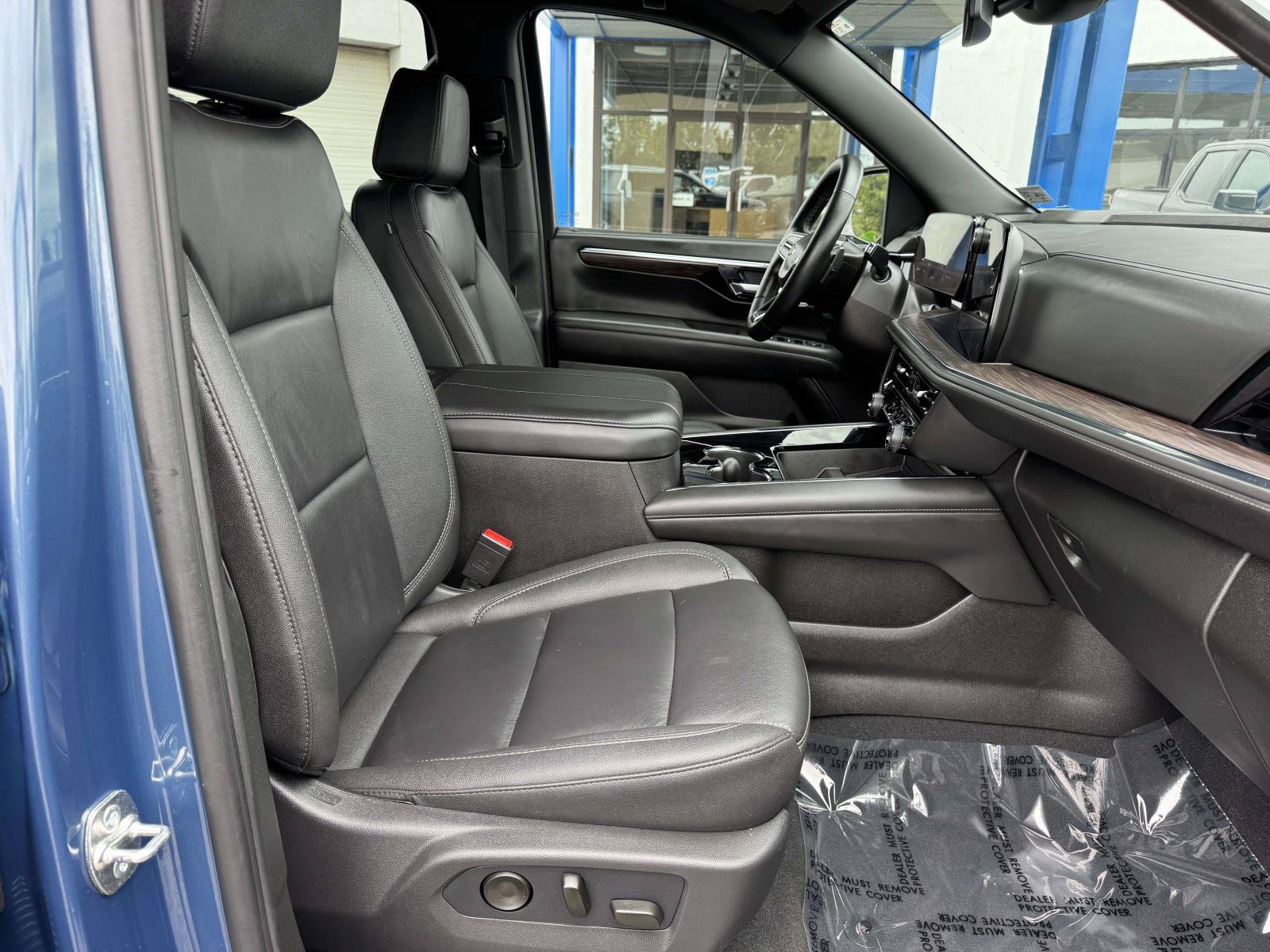 Used 2026 Chevrolet Suburban LT w/ Comfort Package AWD/4WD image 22