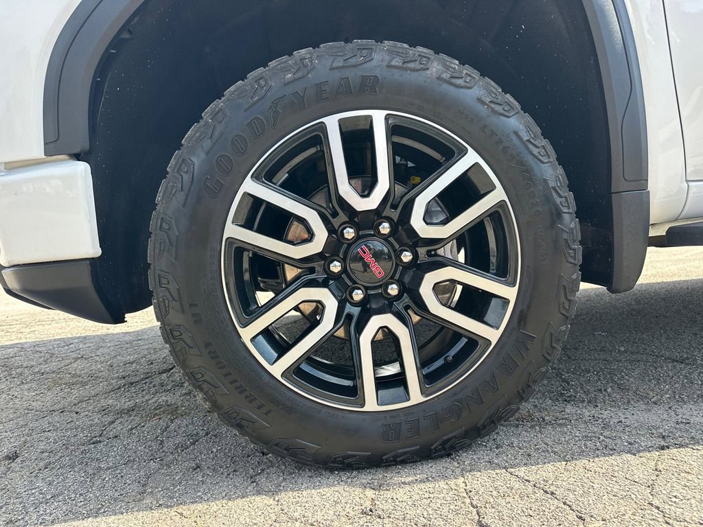Used 2024 GMC Sierra 1500 AT4 w/ Technology Package image 12