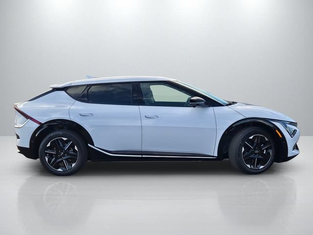 New 2026 Kia EV6 Wind RWD image 3