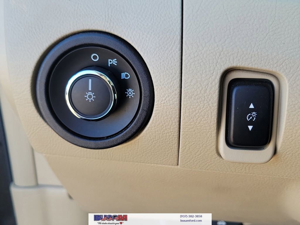 Used 2018 Ford Taurus SE image 17