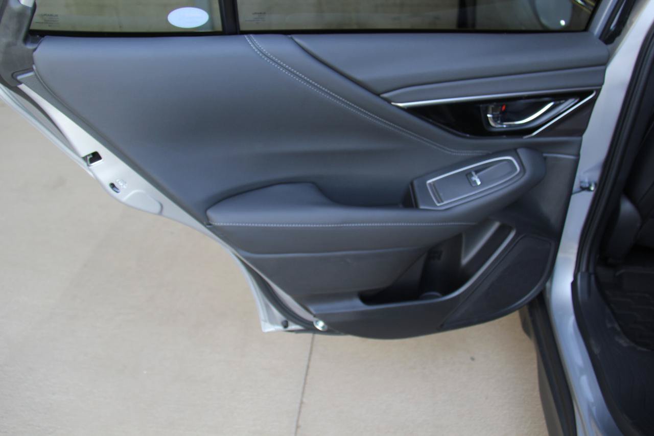 Used 2025 Subaru Outback Touring XT AWD/4WD image 25