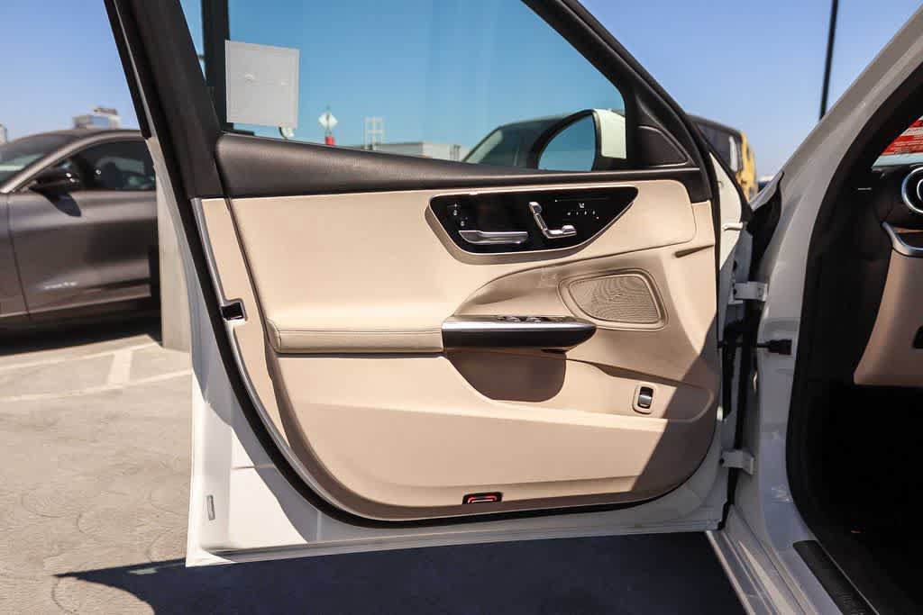 Used 2025 Mercedes-Benz C 300 Sedan image 21