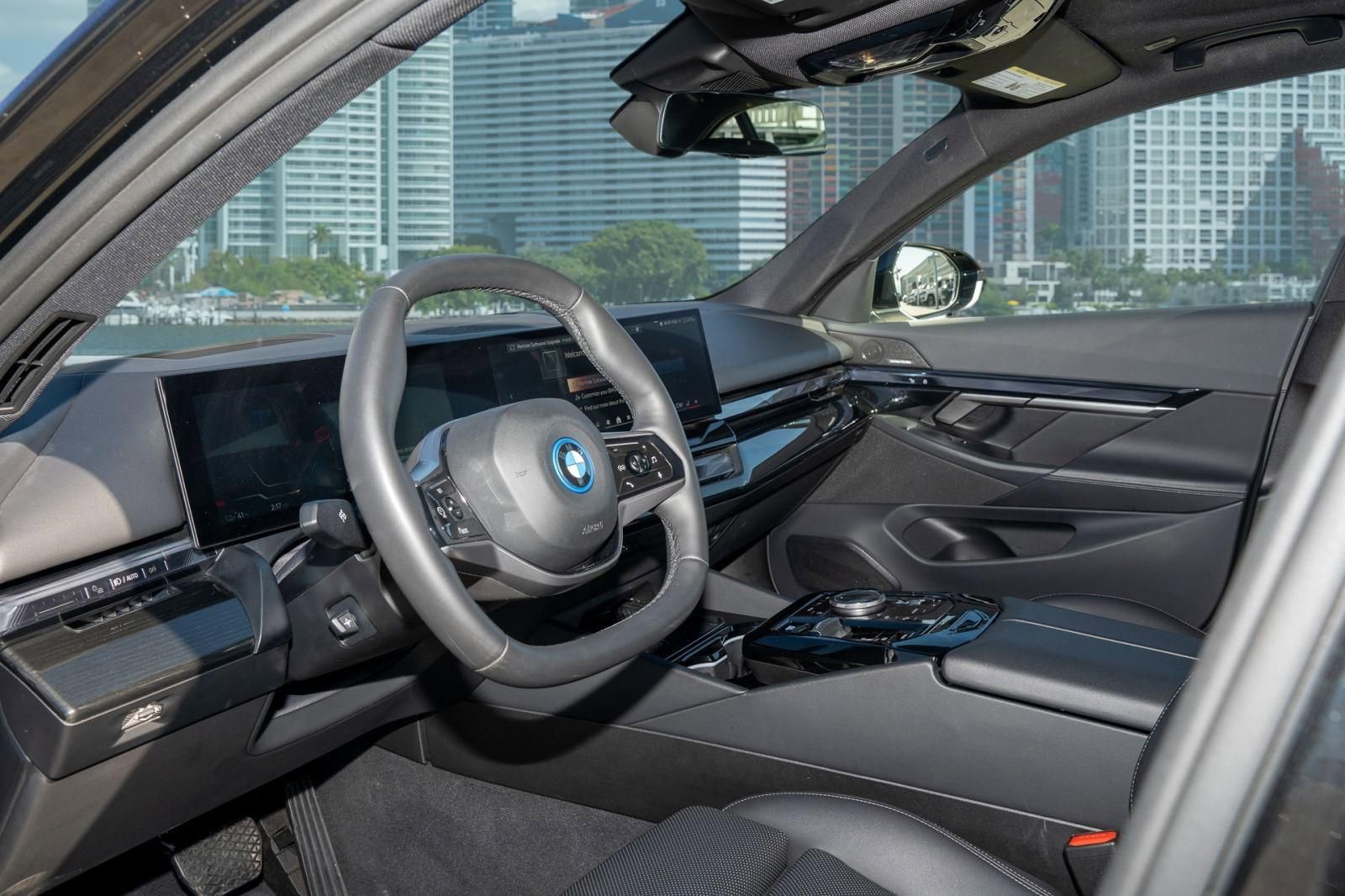 Used 2024 BMW i5 eDrive40i RWD image 16
