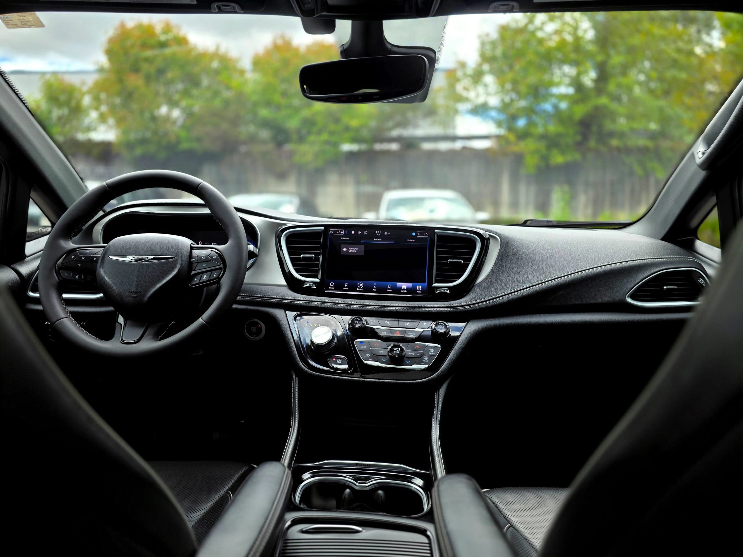 Used 2022 Chrysler Pacifica Limited w/ S Appearance Package FWD image 10