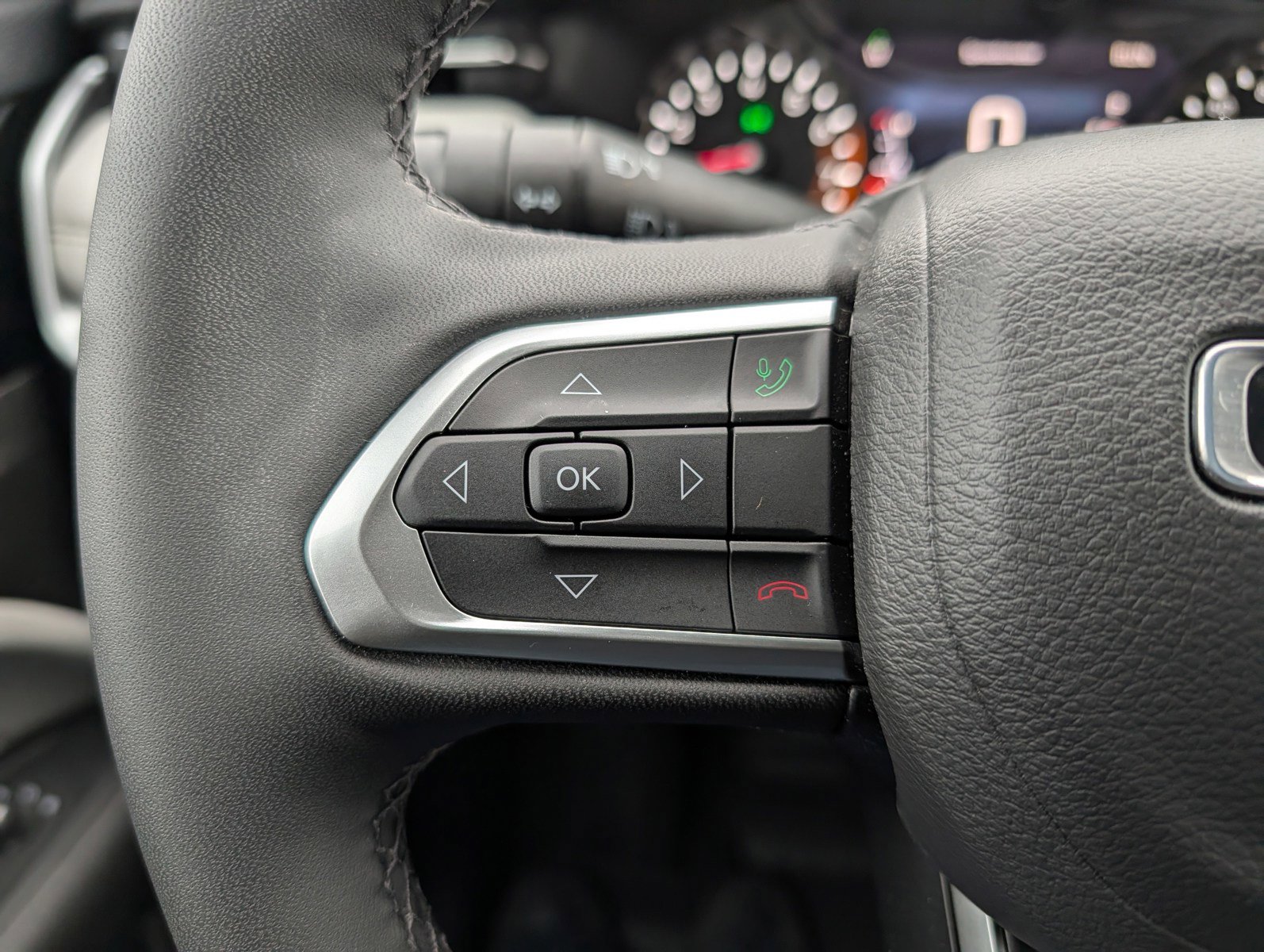 Used 2025 Jeep Compass Limited image 28