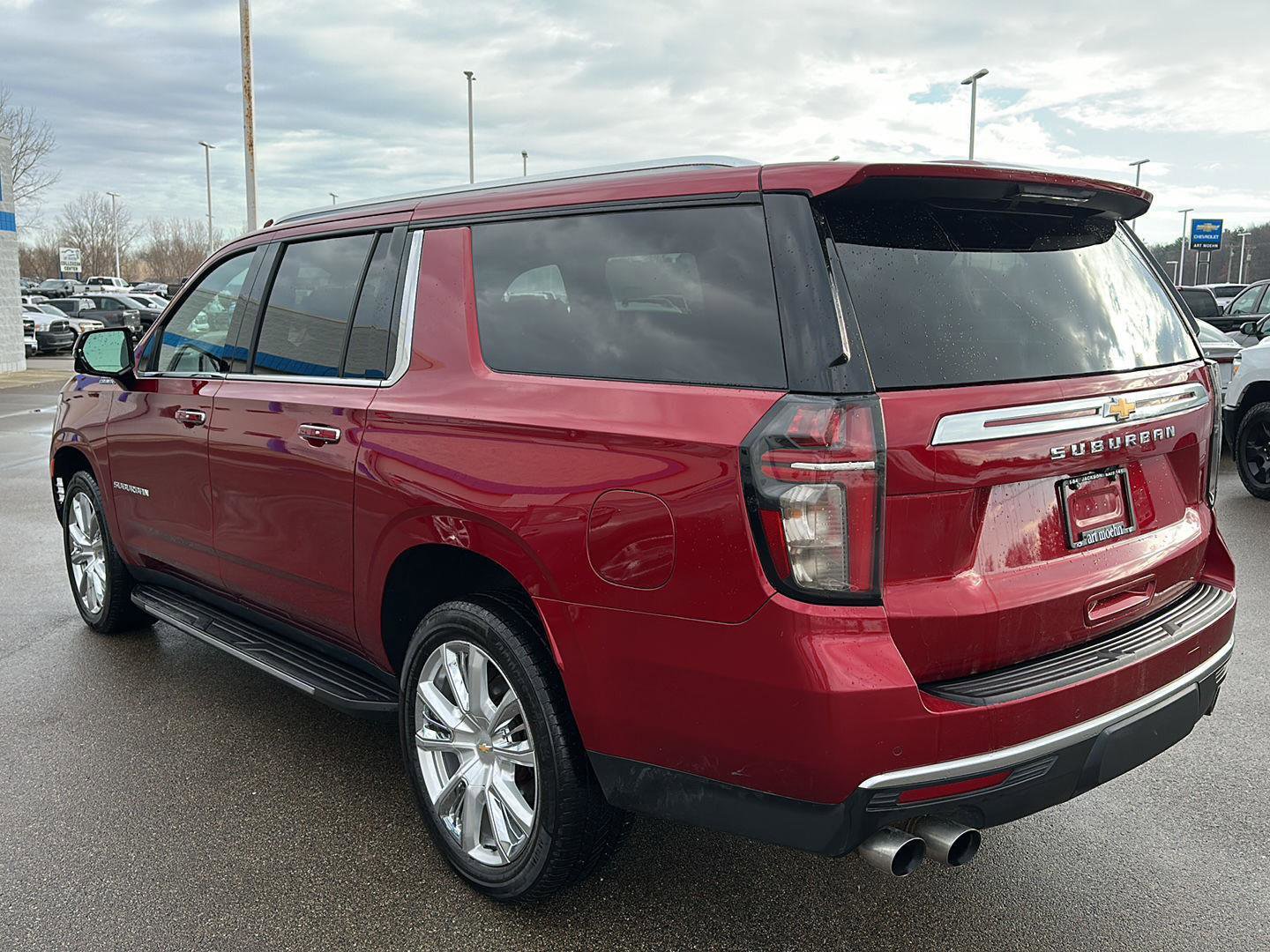 Used 2022 Chevrolet Suburban High Country image 3