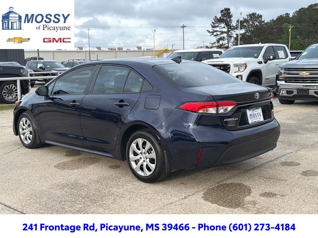 Used 2025 Toyota Corolla LE image 5