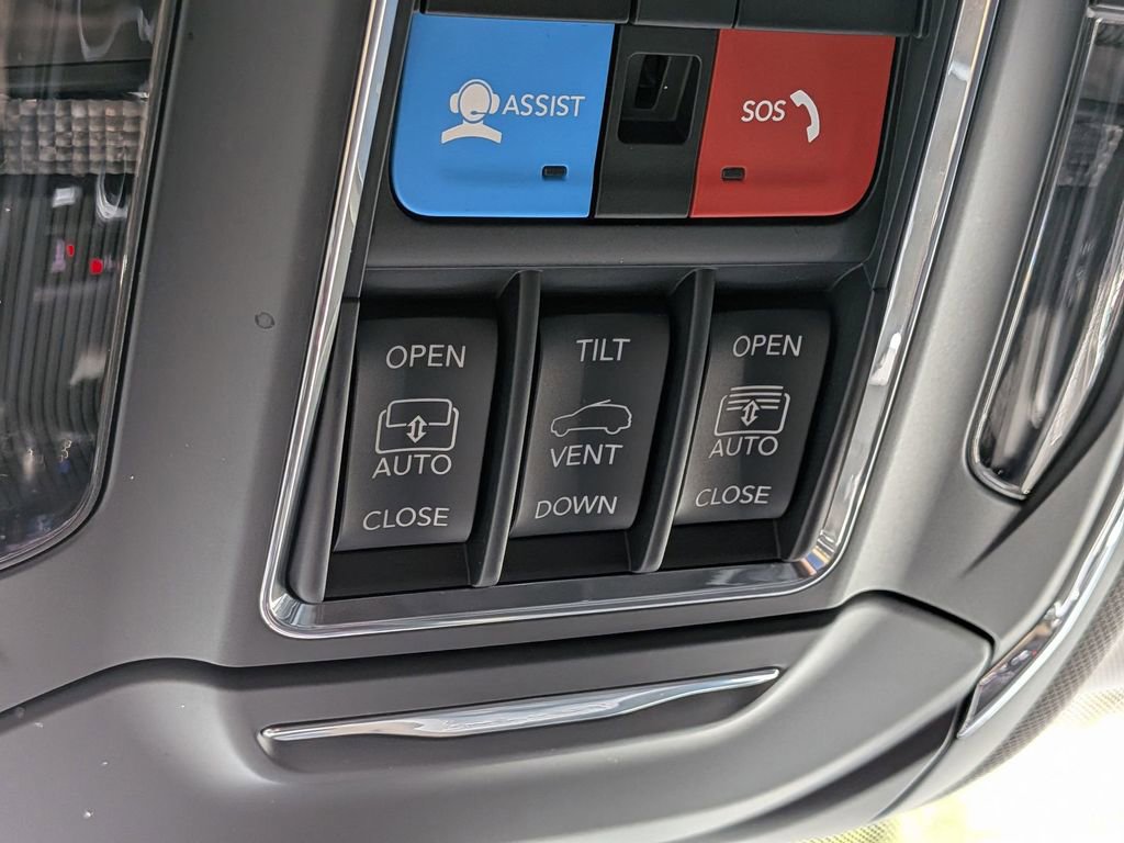 Used 2023 Jeep Grand Cherokee Limited w/ Luxury Tech Group II AWD/4WD image 21