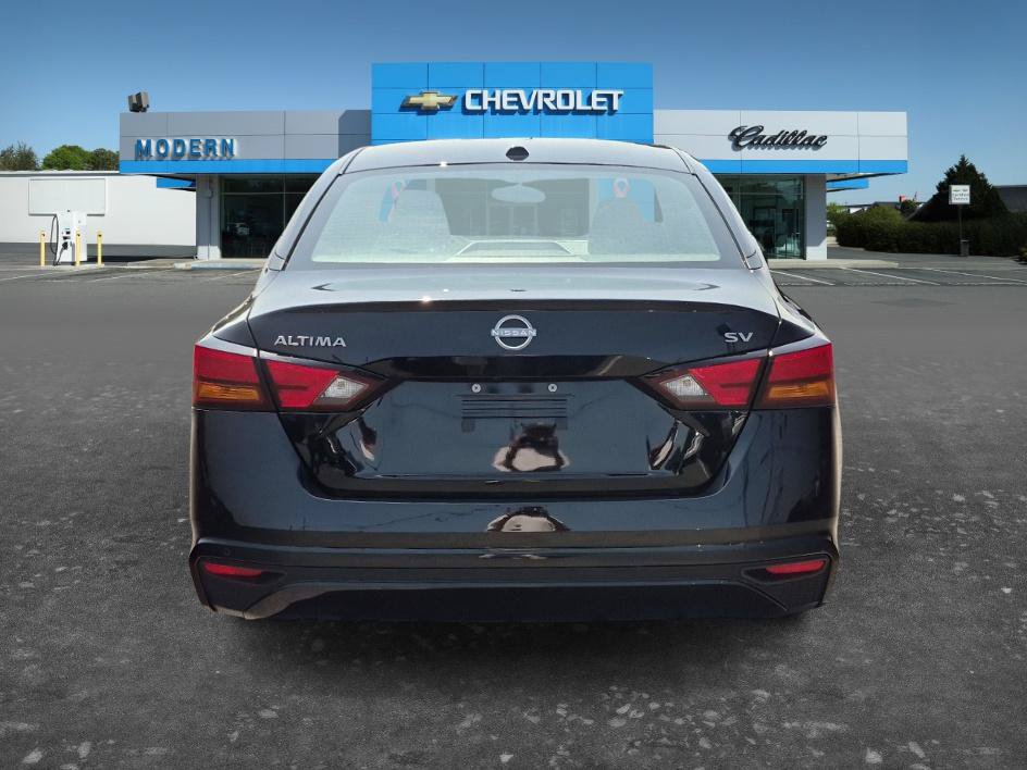 Used 2024 Nissan Altima 2.5 SV FWD image 4