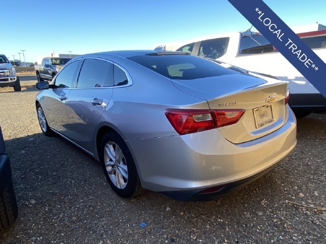 Used 2017 Chevrolet Malibu LT FWD image 2