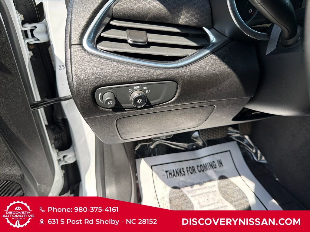 Used 2019 Chevrolet Malibu LT w/ Driver Confidence Package image 14