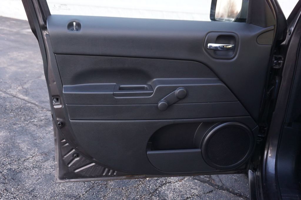 Used 2016 Jeep Patriot Sport image 20