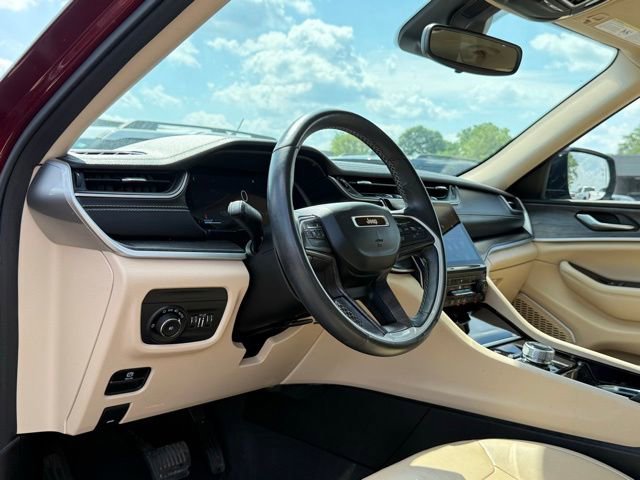 Used 2021 Jeep Grand Cherokee L Limited AWD/4WD image 16