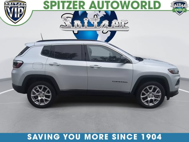 Used 2024 Jeep Compass Latitude AWD/4WD image 11