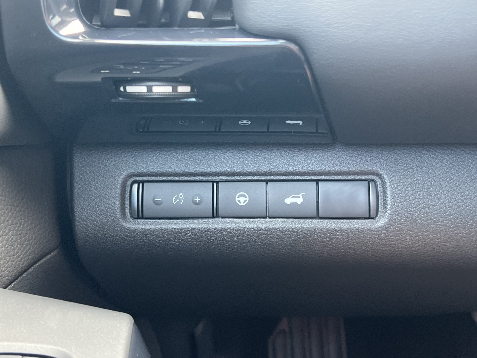 New 2026 Nissan Pathfinder SV FWD image 14