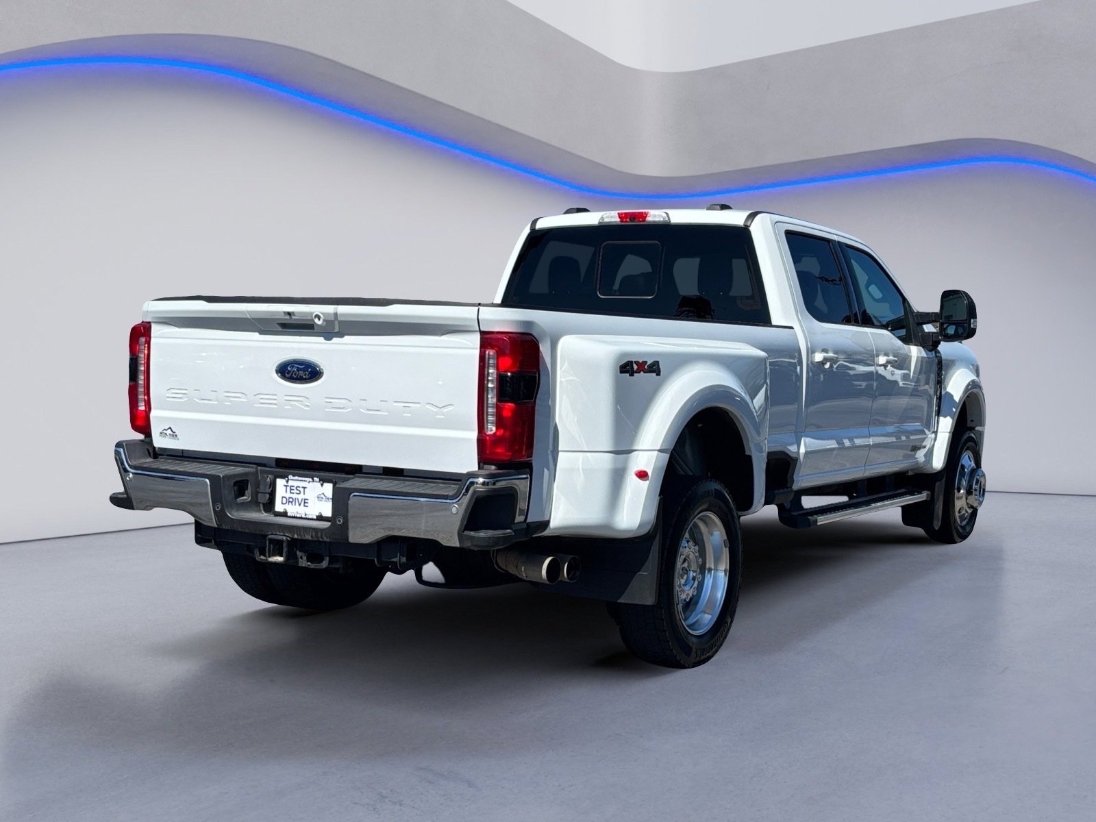 Used 2024 Ford F450 Lariat w/ Camper Package image 13
