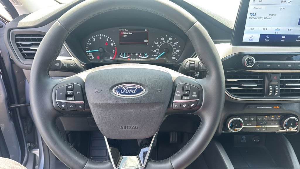 Used 2022 Ford Escape SE w/ SE Sport Appearance Package FWD image 14