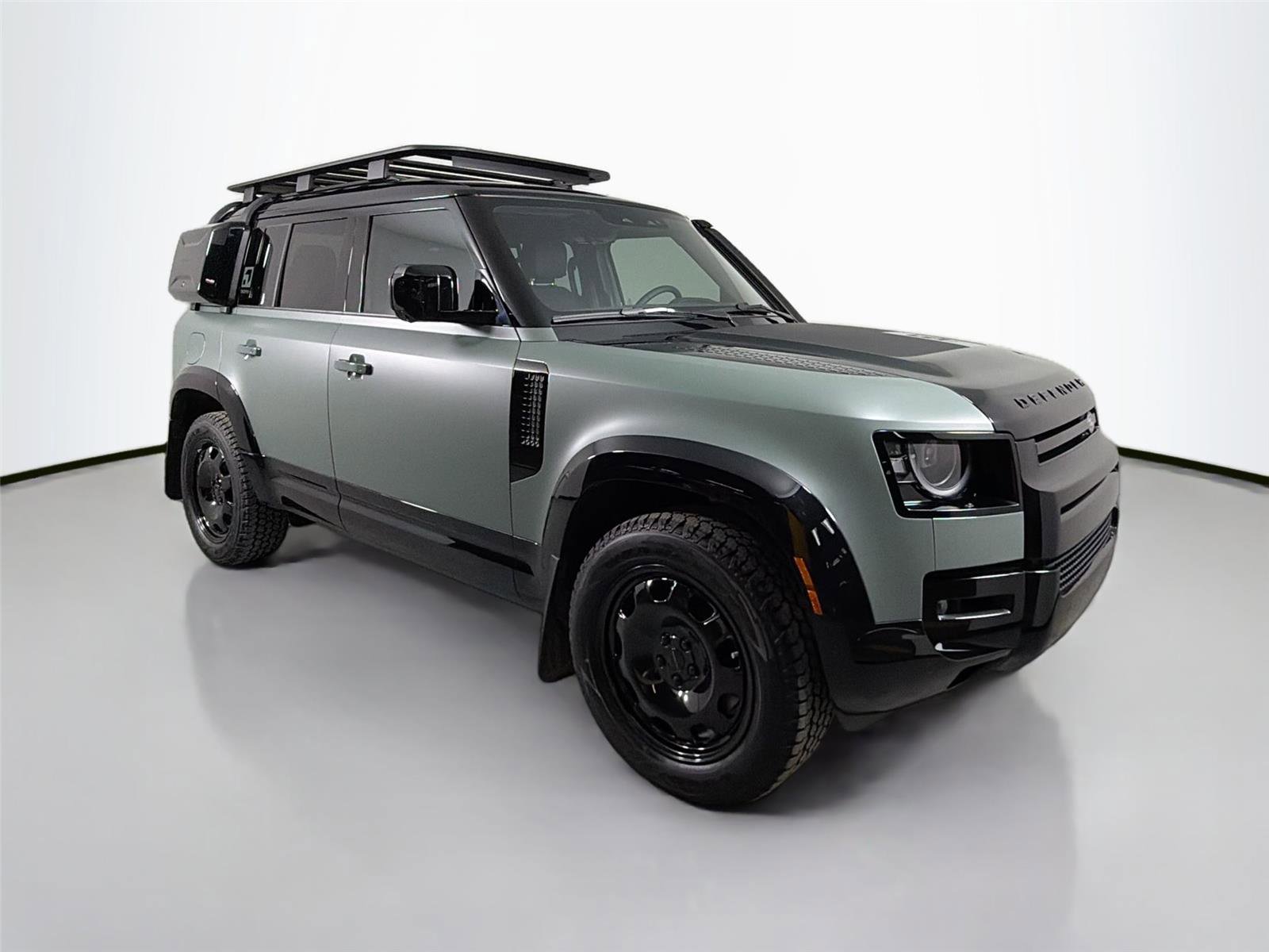New 2026 Land Rover Defender 110 AWD/4WD image 3