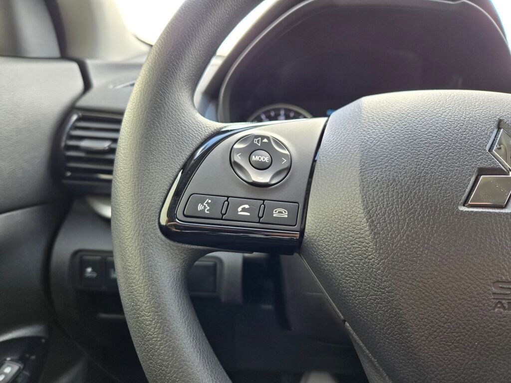 New 2025 Mitsubishi Eclipse Cross LE image 25