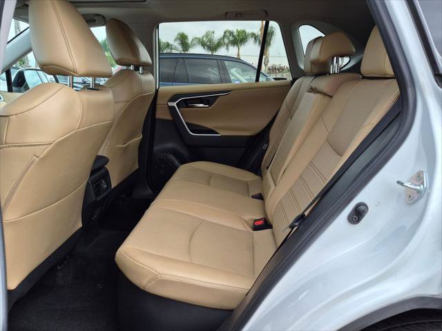 Used 2020 Toyota RAV4 Limited AWD/4WD image 24