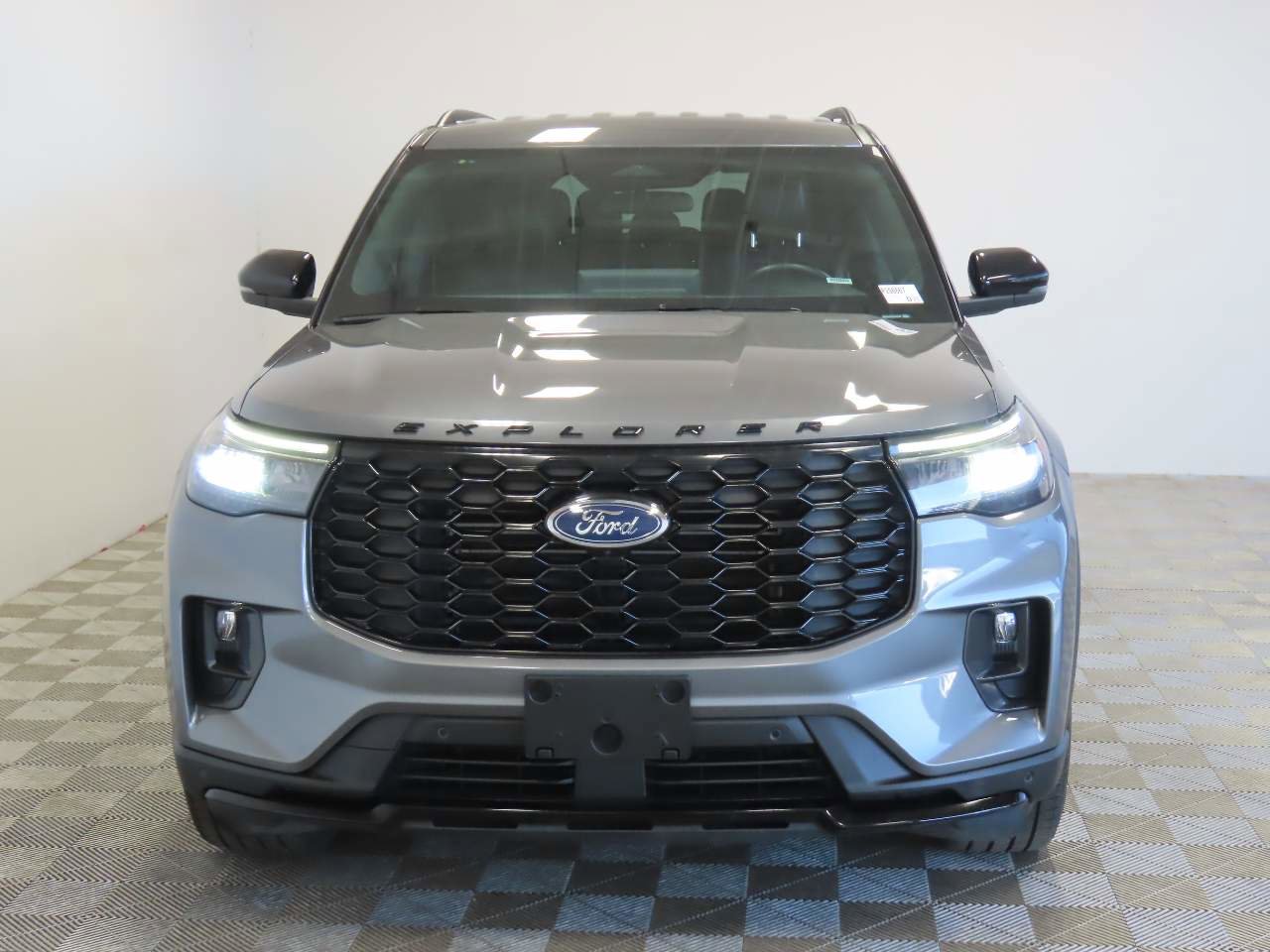 Used 2025 Ford Explorer ST-Line w/ ST-Line Street Pack AWD/4WD image 4
